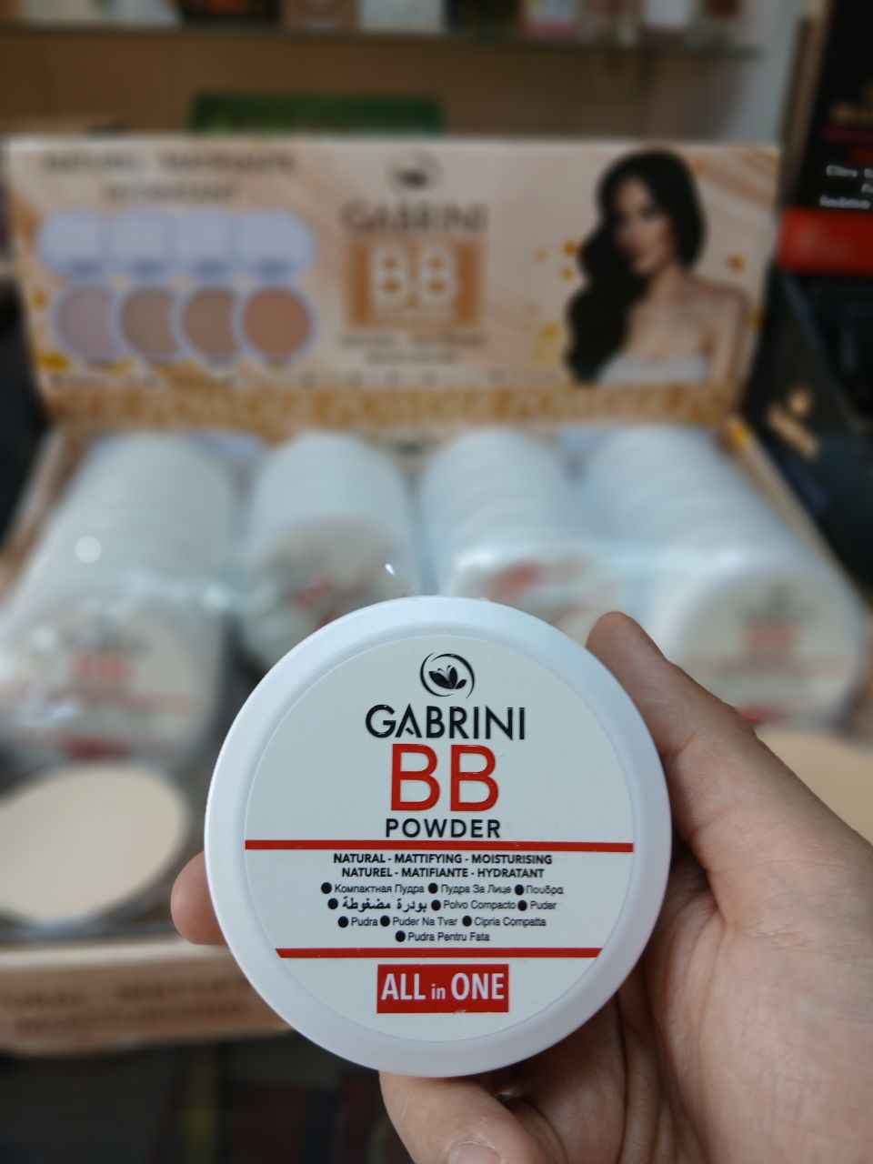 پودر BB برند Gabrini با فرمول مات‌کننده و مرطوب‌کننده و کاربرد چندمنظوره.
