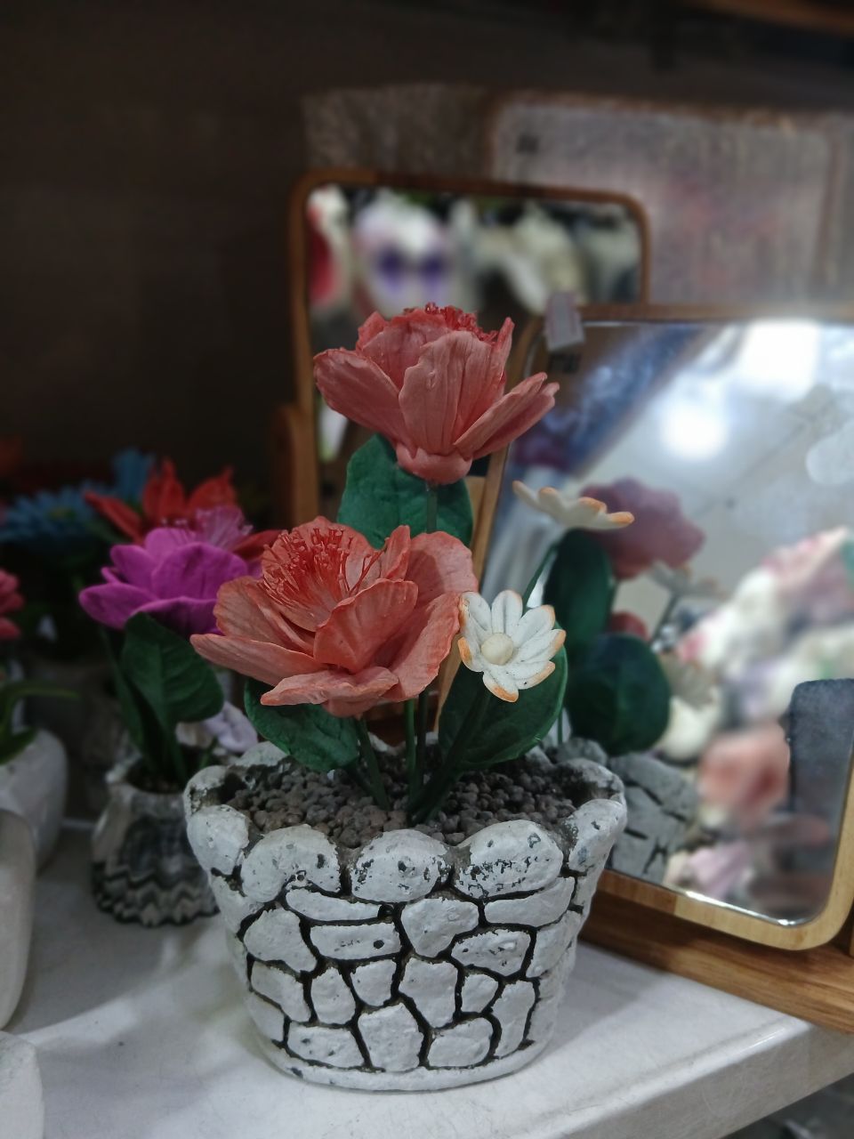 گل و گلدان سرامیکی بزرگ دو گل