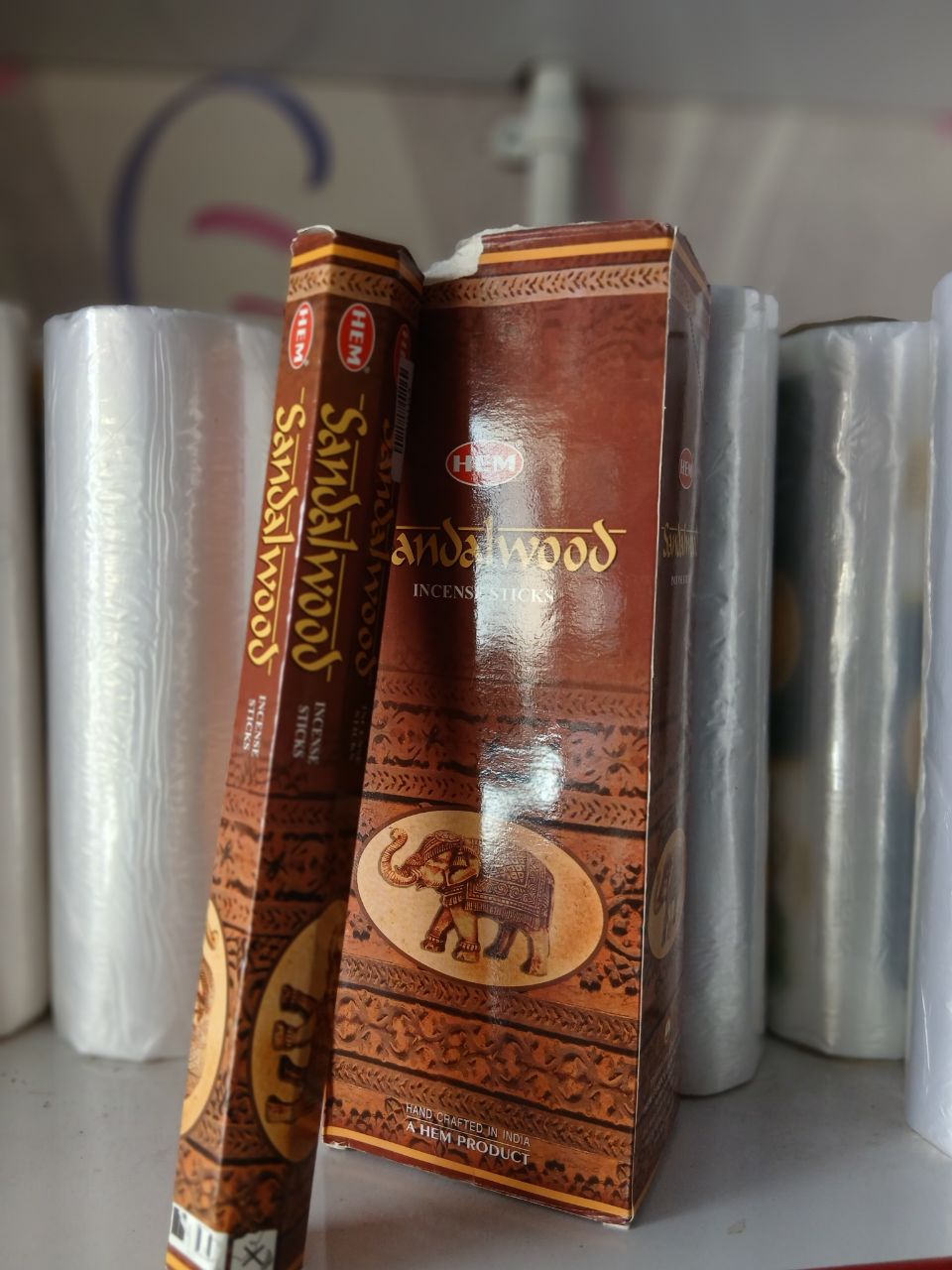 عود صندل چوب HEM sandalwood