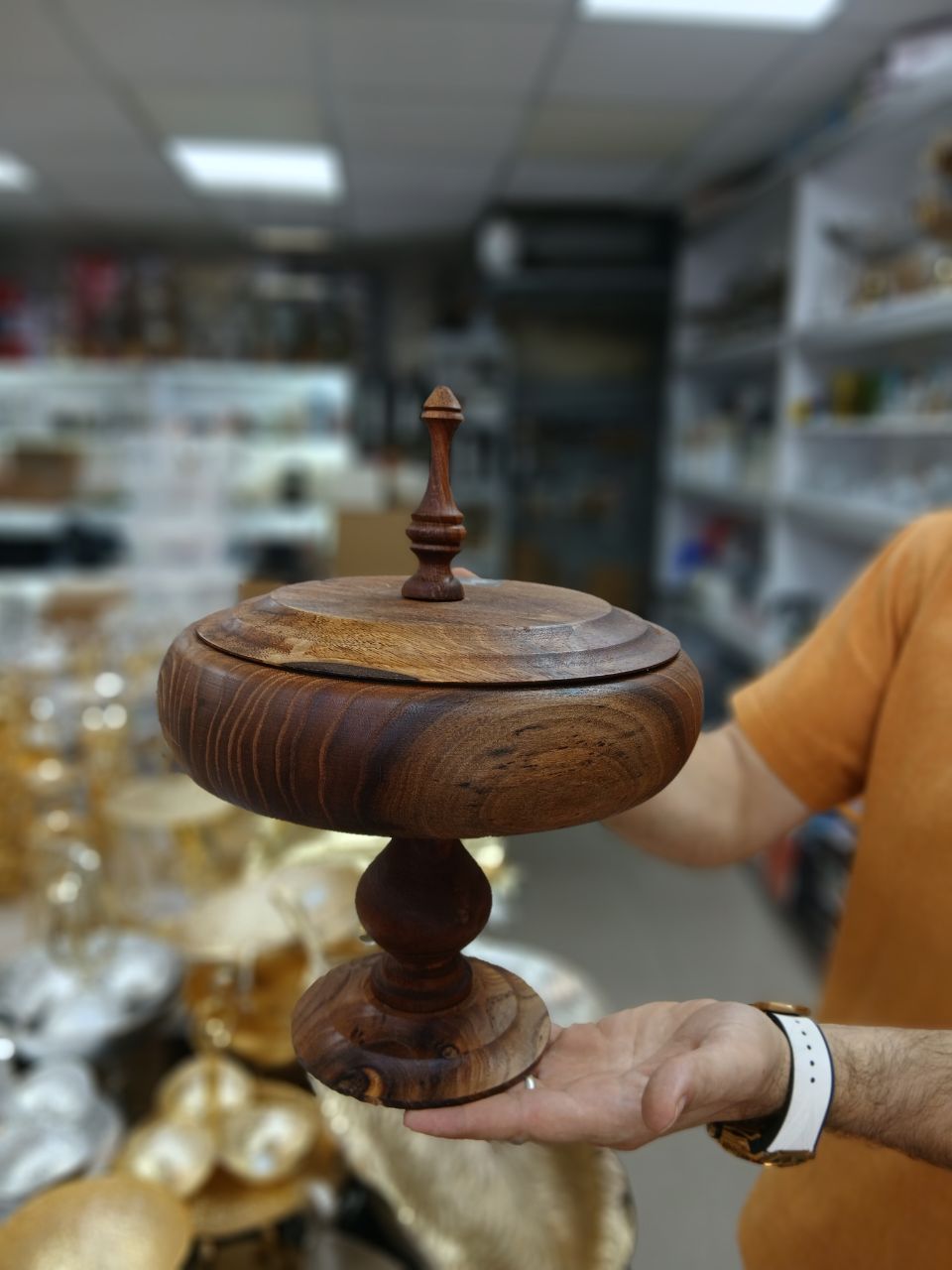 شکلات خوری درب دار