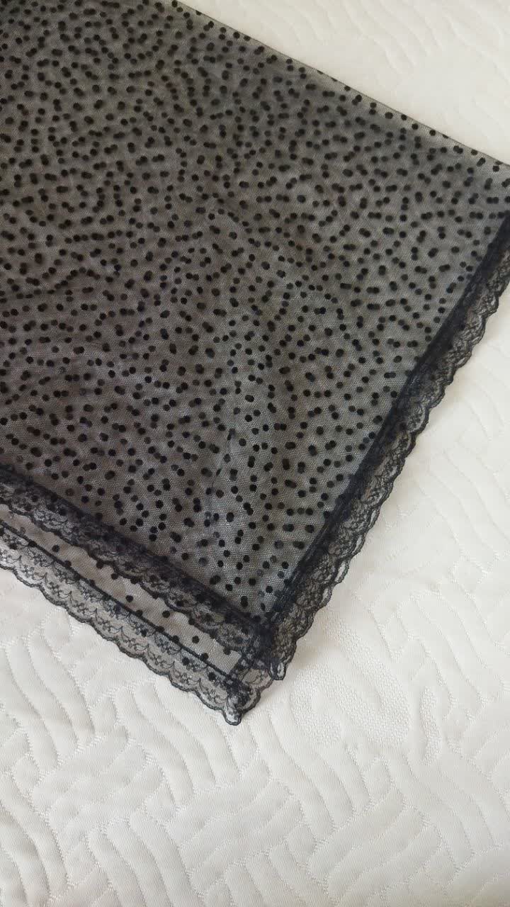 مینی اسکارف توری خال دار