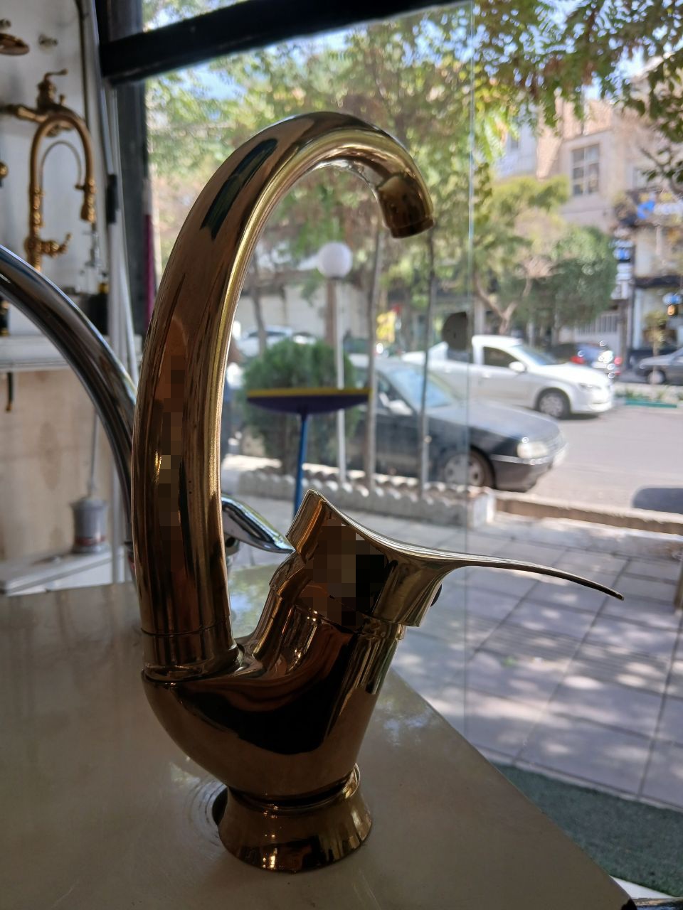 شیر ظرف شویی طلایی