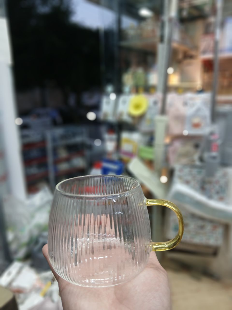 لیوان طرح دار دسته رنگی