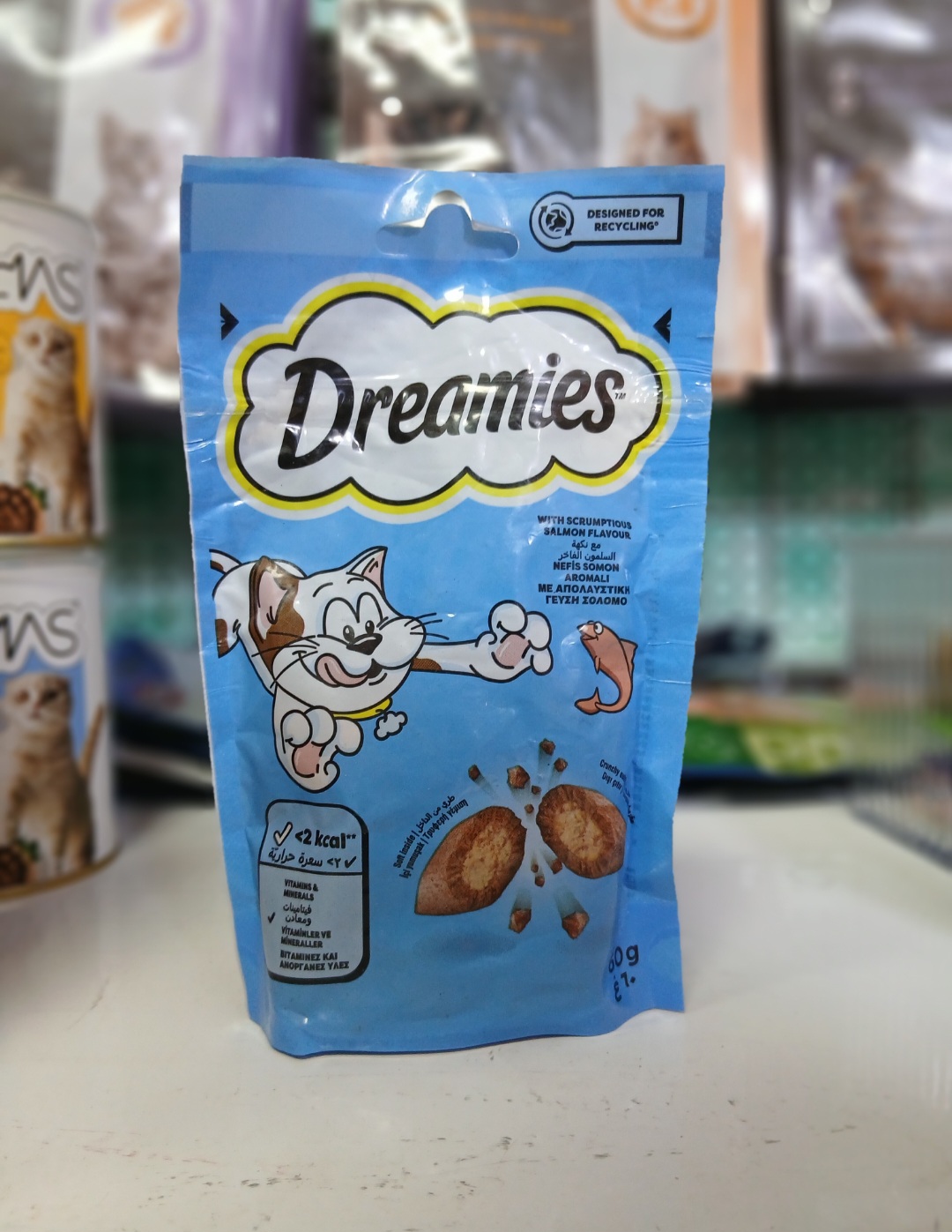 تشویقی گربه با طعم سالمون برند dreamies دریمیز 60 گرمی