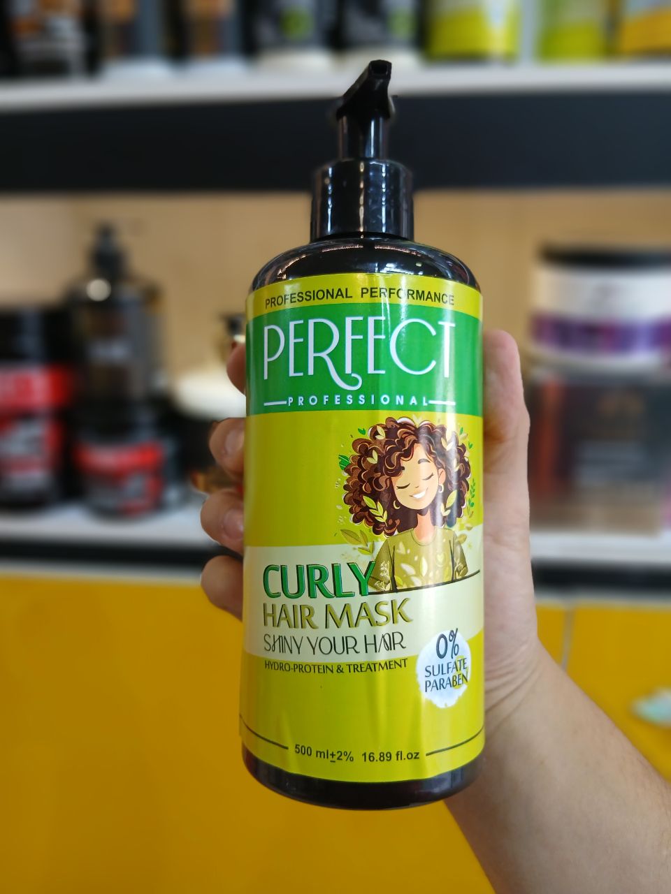 ماسک موی Perfect Professional مخصوص موهای فر با حجم 500 میلی‌لیتر.