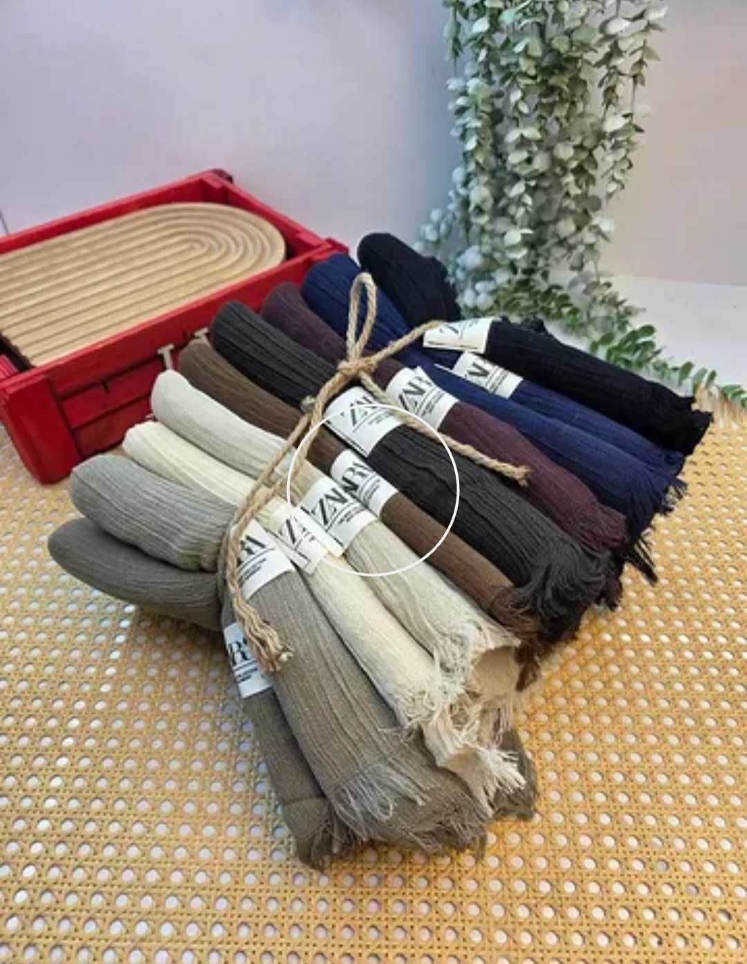 zara شال کنفی دور دور ریش