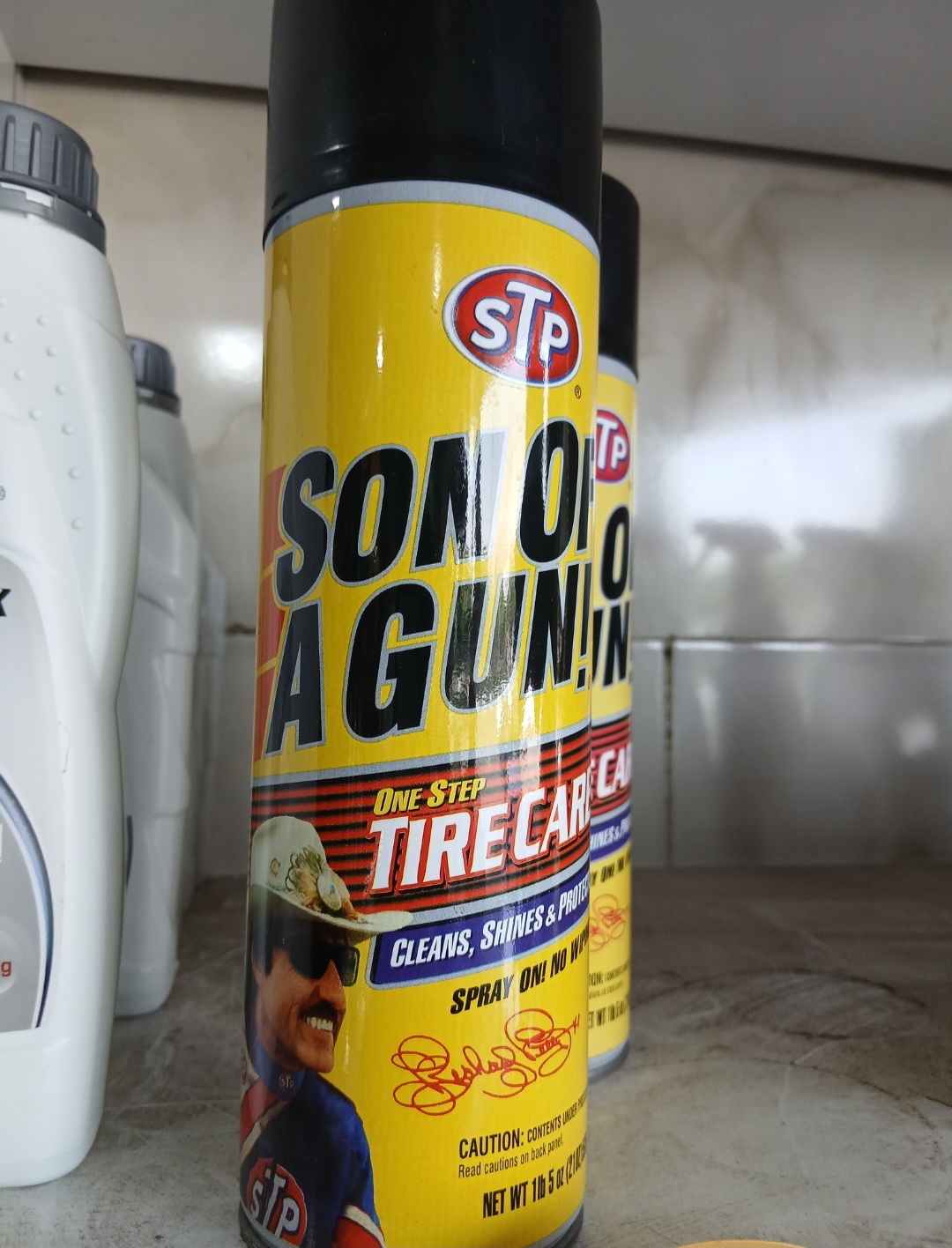 اسپری تمیزکننده و براق‌کننده لاستیک STP Son of a Gun Tire Care
