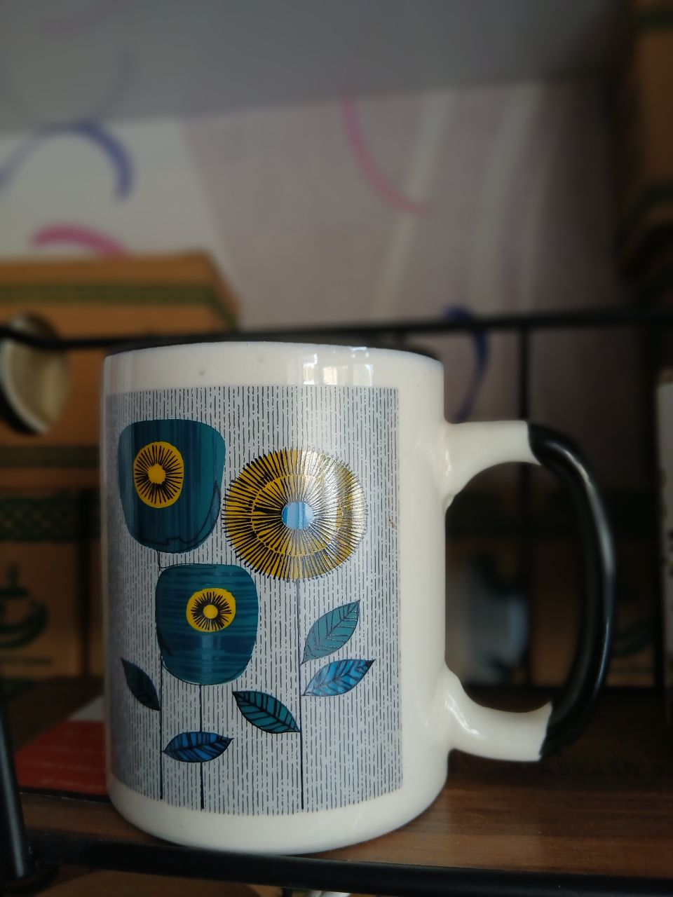 لیوان دسته دار گل