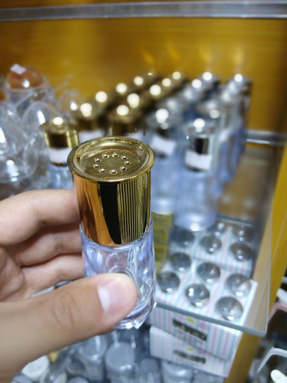 نمک پاش درب طلایی