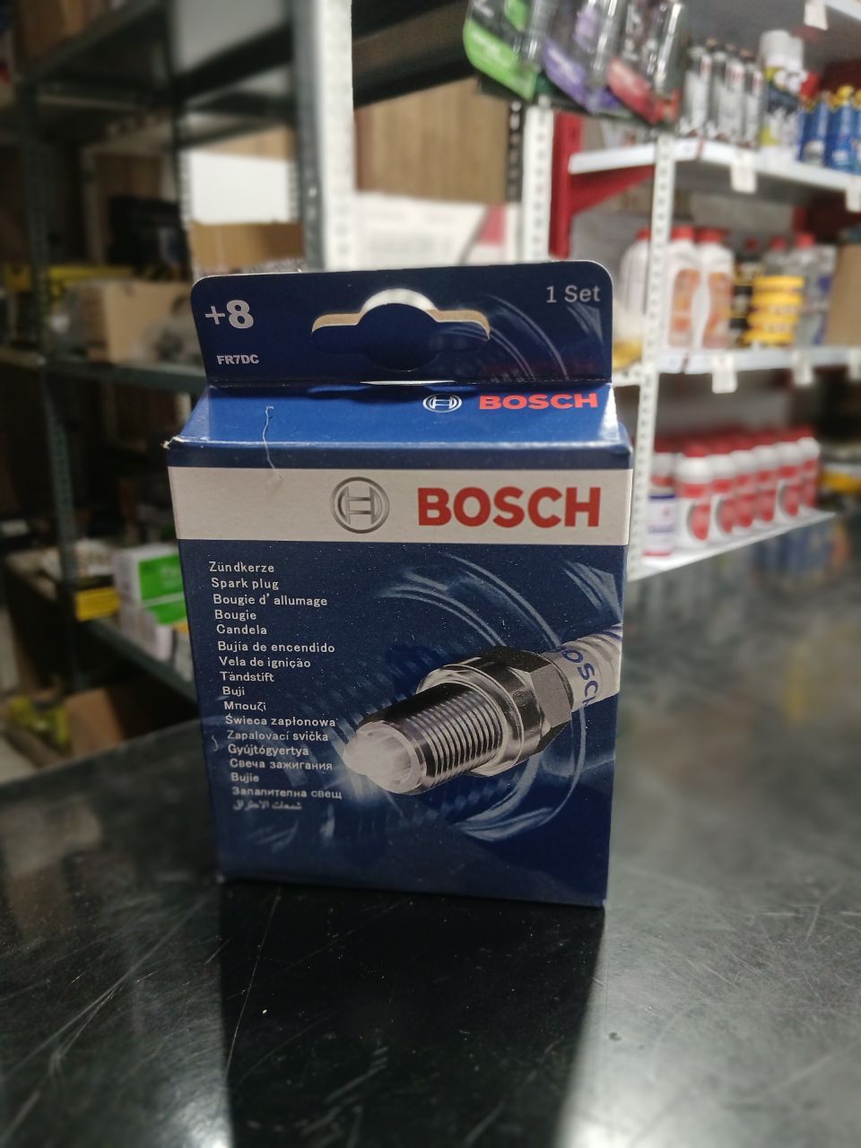 شمع خودرو تک پلاتین پایه کوتاه برند BOSCH