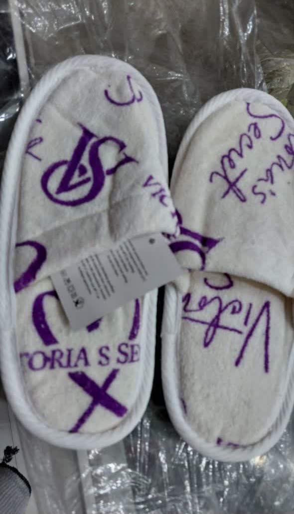 دمپایی ابری