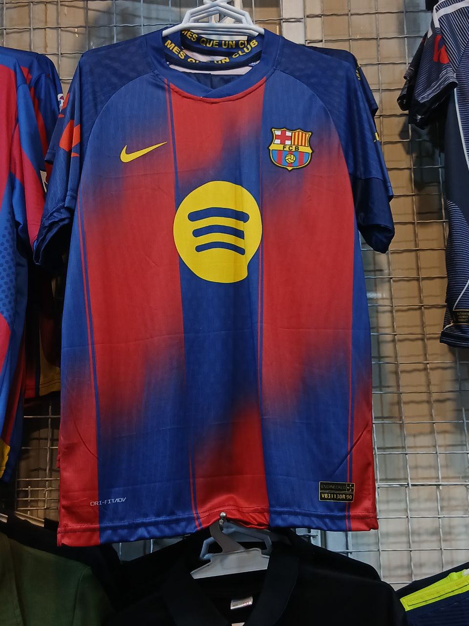 لباس بارسلونا 2026