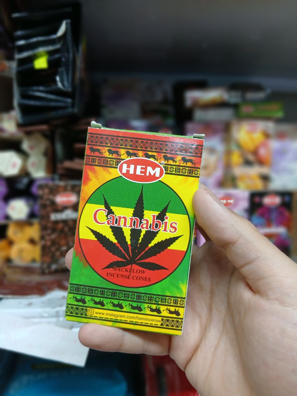 عود مدل Cannabis